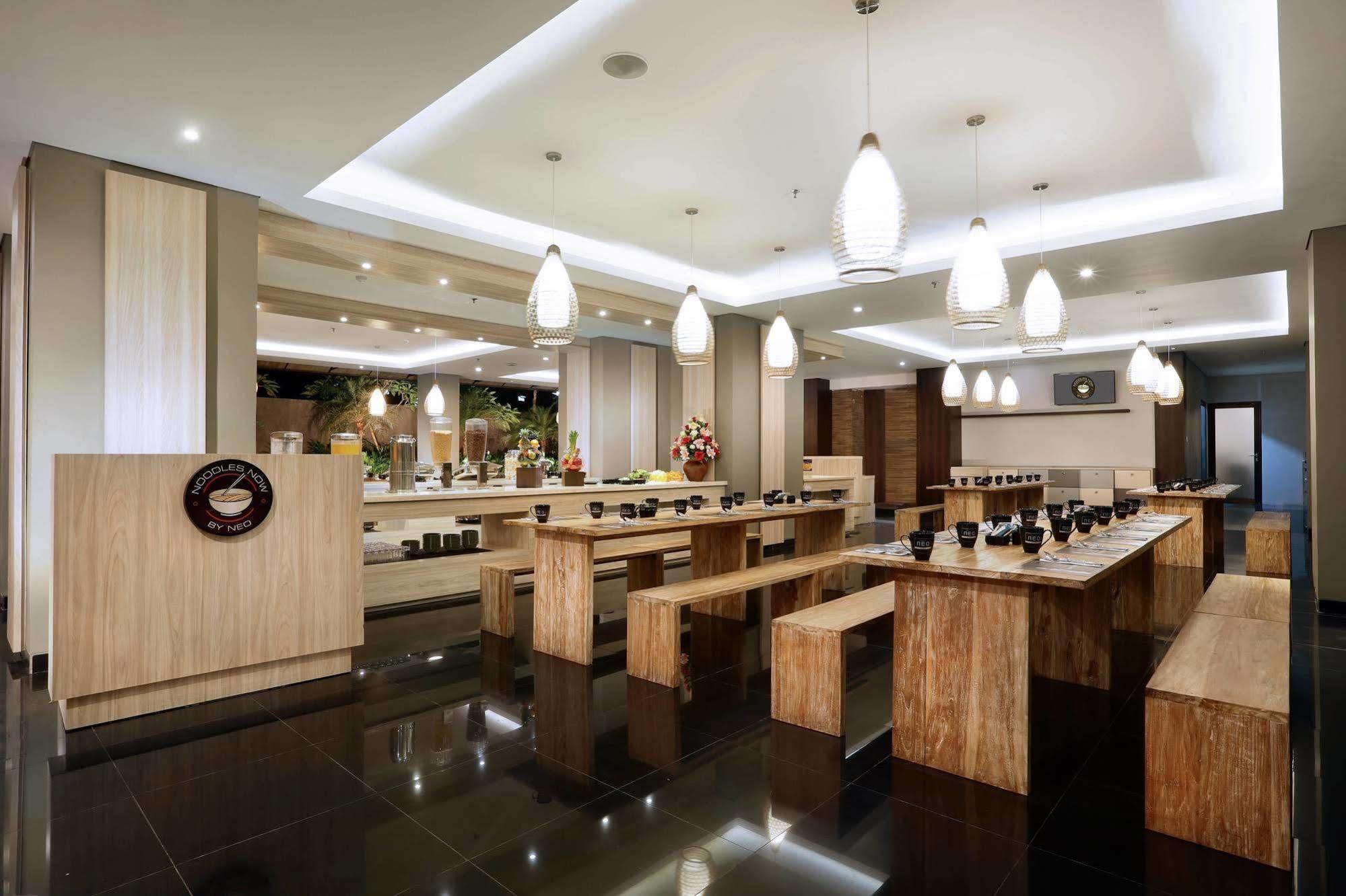 Neo Denpasar By Aston Hotel Kültér fotó