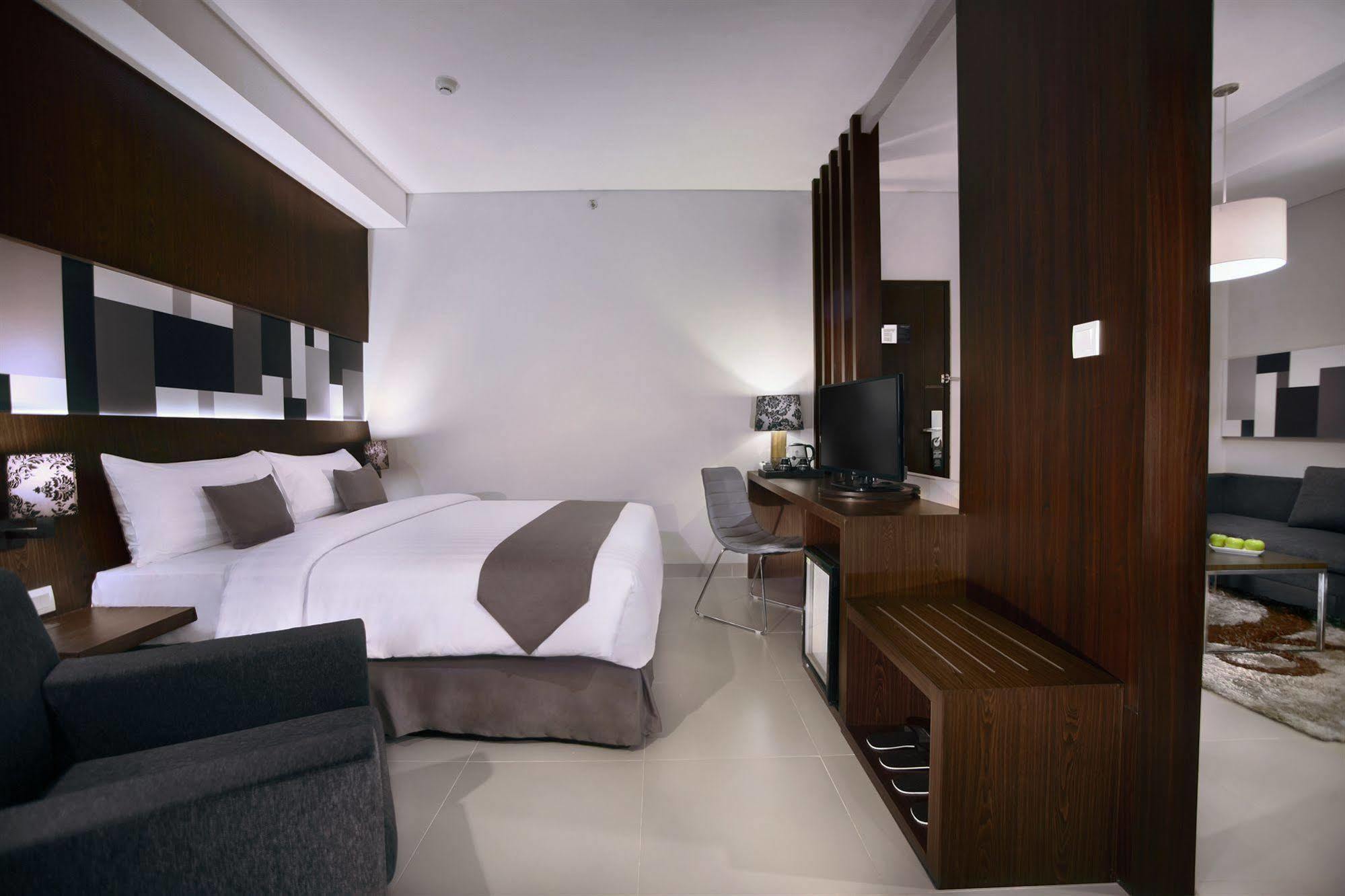 Neo Denpasar By Aston Hotel Kültér fotó