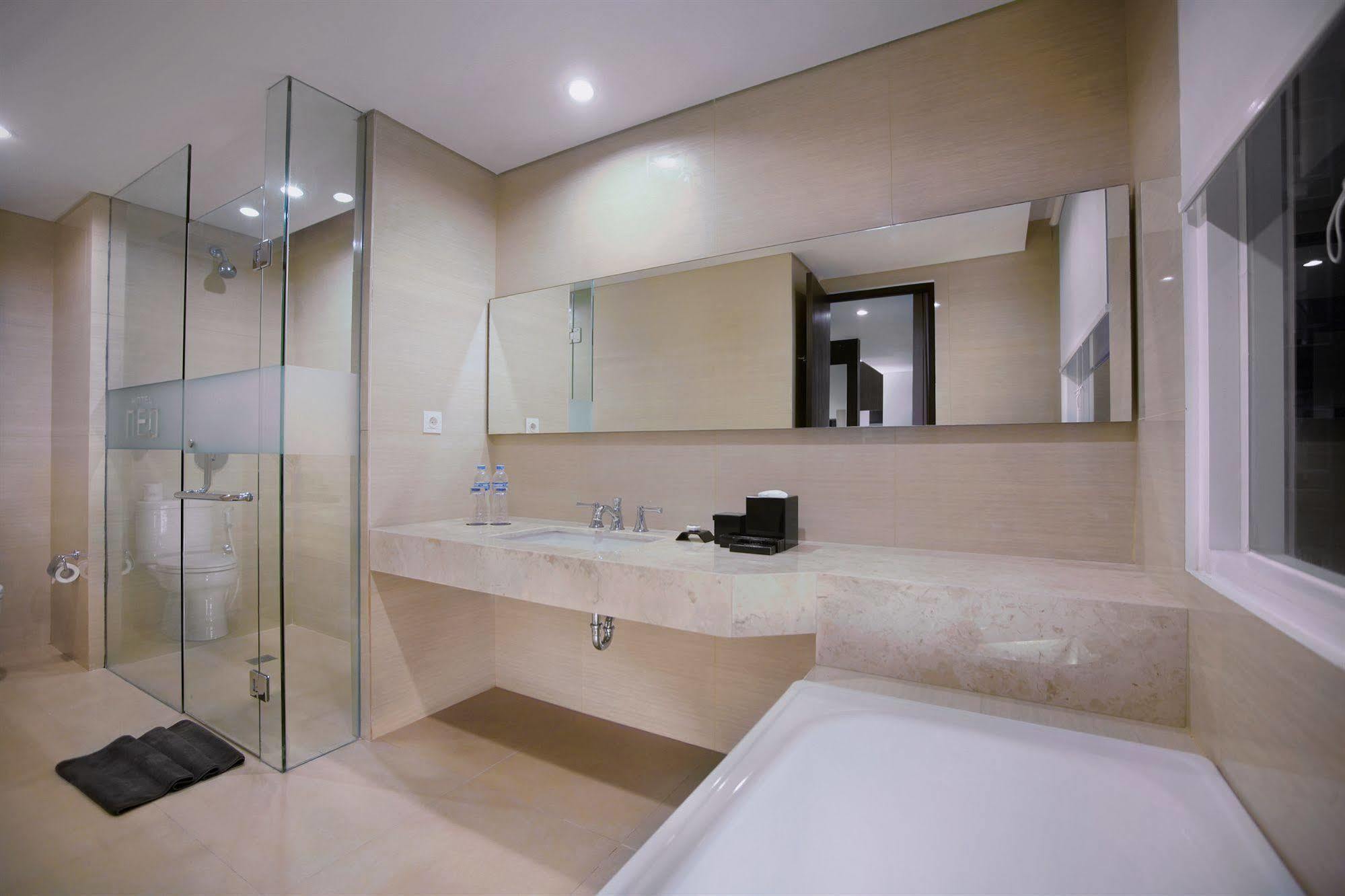 Neo Denpasar By Aston Hotel Kültér fotó